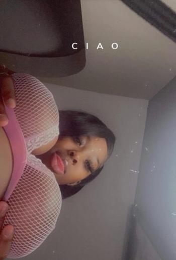 Cloeee , 23  female escort, Houma